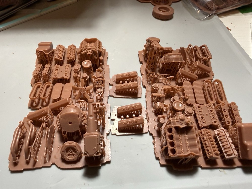 1/25th 351 Cleveland Cross Boss Dual Auto lite 4bbl Carbs