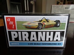 PIRANHA REAR ENGINE FUNNY CAR DRAGSTER AMT ROUND 2 MODELS 1/25 RETRO DELUXE