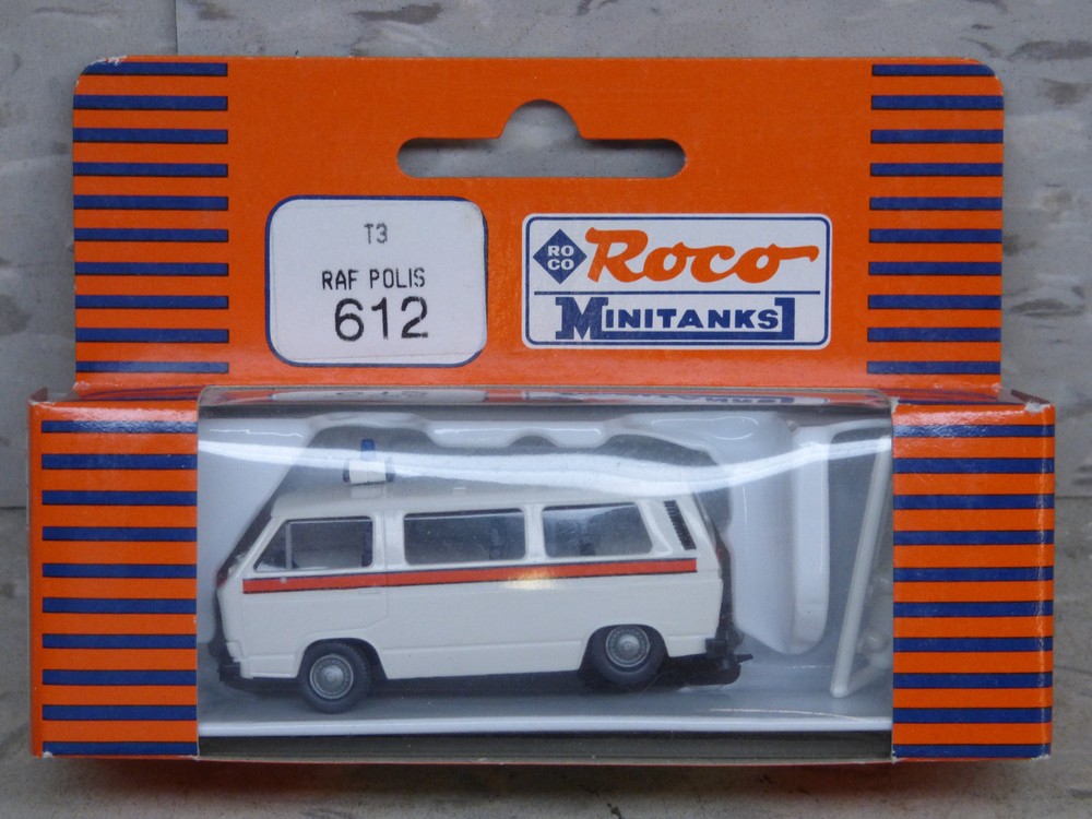 Roco Minitanks / Herpa (NEW) Modern British T3 RAF Police Van Lot #1677