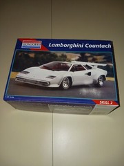 1995 MONOGRAM Lamborghini Countach OPEN BOX 1:24 Model Car Kit 2769