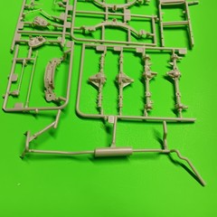 Frame Lifted Off Road 1/25 1971 Ford F-250 Custom 4×4 Pickup Truck Moebius Model