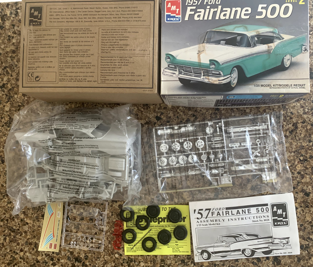 VTG AMT ERTL 1/25 Ford 1957 Fairlane 500 Skill Level 2 No 8028 Sealed READ