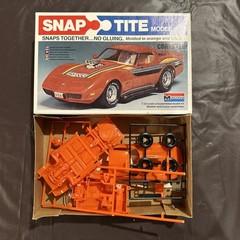 1979 Monogram 1016 Corvette SnapTite 1/32 Scale Model with Decals & Instructions