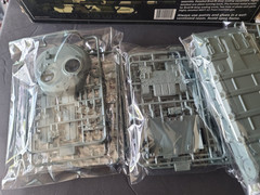 Xact Scale Models 35001 T-80U Russia’s Main Battle Tank Kit 1/35 Sealed Parts