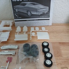 AMT 1969 Ford Torino Cobra Fastback Model Kit 1:25! Build it one of two ways!!