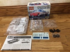 Revell Motor Sports Sox & Martin ’67 Plymouth GTX 1:25 Plastic Kit #85-4916