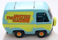 Revell 2017 Scooby-Doo Model Kit Daphne, Fred, Scooby, & Mystery Machine