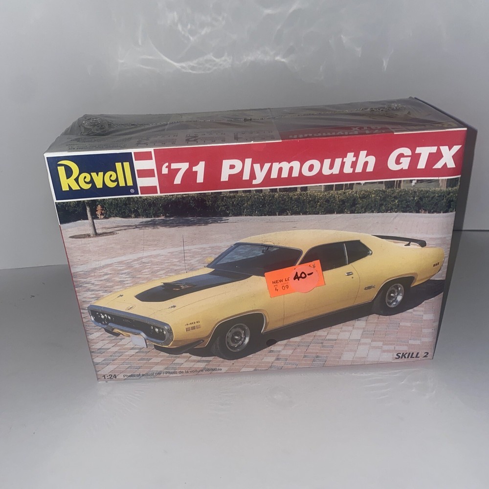 Revell 7608 1/24 Scale ’71 Plymouth GTX Plastic Model Kit Factory Sealed kit