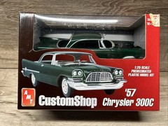 AMT CustomShop ‘57 Chrysler 300C Fully Decorated 1/25 Model Kit #30247 MIB 2000