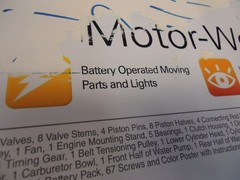 SMITHSONIAN MOTOR WORKS 4 CYLINDER MODEL ENGINE WITH MOVING PARTS ^
