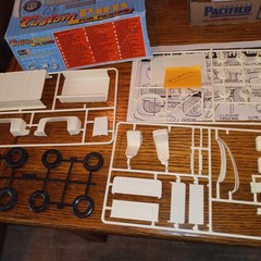 VINTAGE REVELL CUSTOM PICK UP- TRUCK PARTS (1977) H-1261 INCOMPLETE