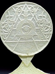 FANTASY BASE, Dr Flintbone, 275mm high x 190mm wide Resin Back & Base, Brand NEW