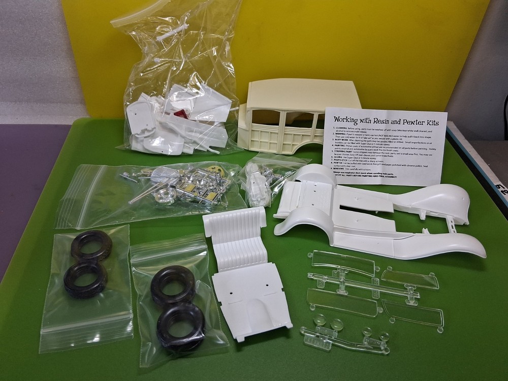 Dan Fink’s Speedwagon by Revell Monogram 1/25 scale #7606 *OPEN BOX*
