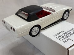 1992 SPECIAL EDITION 1 MILLIONTH CORVETTE White Convertible Promo #6702 Red Int￼