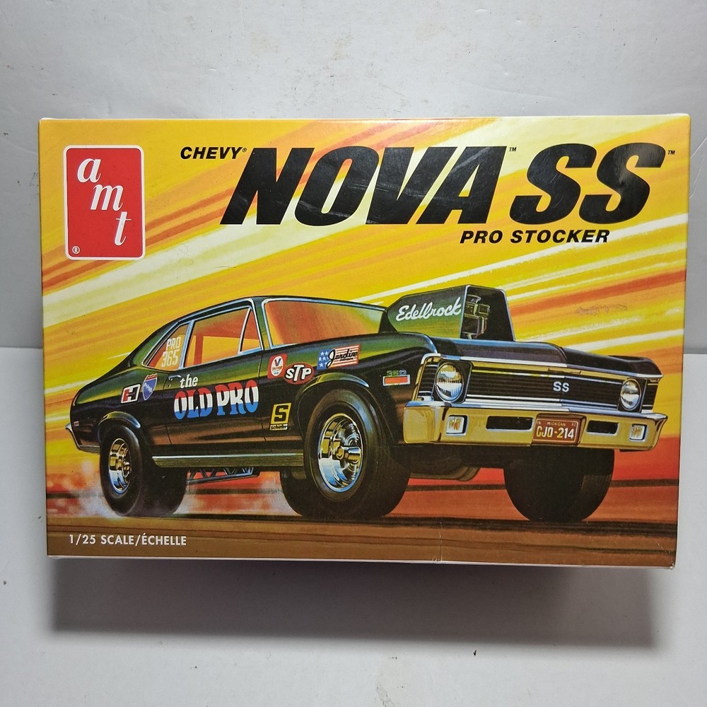AMT Chevy Nova SS Pro Stocker 1/25 Scale Plastic Model Kit