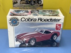 Vintage AMT Modern Classic Cobra Roadster #T414