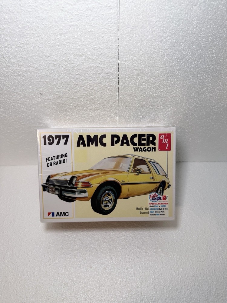 AMT 1977 AMC Pacer Wagon 1/25 Scale Model Kit AMT1008 Sealed New Retro Deluxe