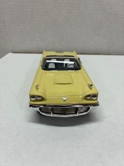 VINTAGE AMT 1/25 1959 FORD T-BIRD CONV. PRO BUILT & FINISHED IN CASINO CREAM