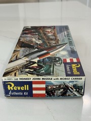 Revell H-1821:169 Honest John Missile with Mobile Carrier Box Scale