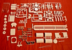 AMT Chevy Titan 90 Chassis Fuel Tanks 5th Wheel Battery Box and Radiator 1/25