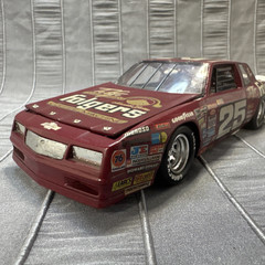 Revell/Monogram Built Up #25 Tim Richmond Folgers Monte Carlo Aero Model Car.