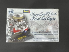 Revell Chevy Small Block Street Rod Engine Kit 1:6 Die Cast w/Display Stand New