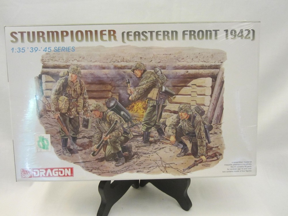 Dragon Sturmpioner Eastern Front 1942 Soldiers 1/35 Package Wear NEW SEALED