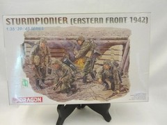 Dragon Sturmpioner Eastern Front 1942 Soldiers 1/35 Package Wear NEW SEALED
