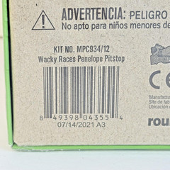 MPC Wacky Races Compact Pussycat Build and Play 1/25 Model Kit Penelope Pitstop