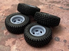 1/24 Scale: 18-Inch “Off-Road 5 Slot Mags” Wheels W/ Mud Tires;Jeep, Resin 1/25