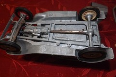 HUBLEY FORD 4 DOOR SEDAN METAL MODEL KIT HOT ROD PARTS REPAIR 1:20 JUNKYARD