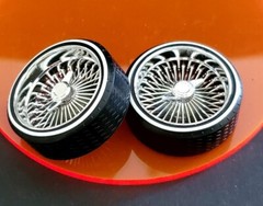 1/18 SUPER SPOKES Chrome LOWRIDER ZENITH Style 2 Prong K/O Rim & LOW PRO WW Tire