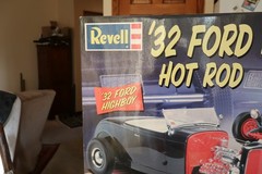 REVELL 32 FORD HIGHBOY HOT ROD 3 IN 1 SEALED No 85-2616
