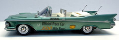AMT 1:25 Scale 1961 Chrysler Imperial Indy 500 Pace Car Klaver Pro-Built Model