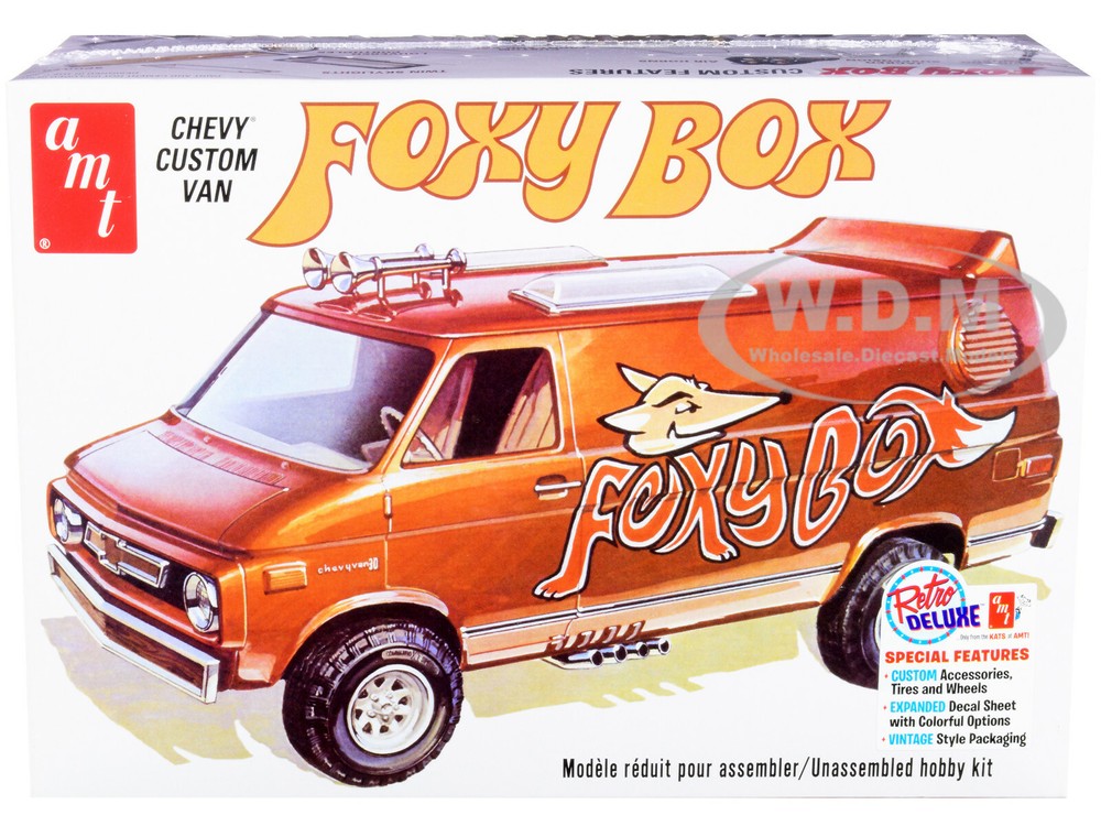 SKILL 2 MODEL KIT CHEVROLET CUSTOM VAN “FOXY BOX” 1/25 SCALE MODEL AMT AMT1265