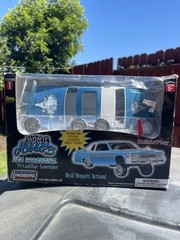 Lindberg Homie Hoppers Ice Machine 1979 Cadillac Lowrider 1:25 Kit w/Figure