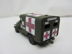 ROCO MINITANKS DBGM #223 US Army MASH 4077th M43 Dodge 3/4 ton Ambulance 1/87