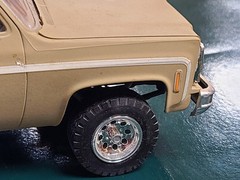 Revell 1977 GMC / Silverado k1500 square body short bed plastic model kit built