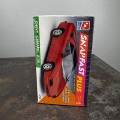 AMT Chevy Camaro Z/28 #8069 Model Kit – New 1:25 Scale 1993
