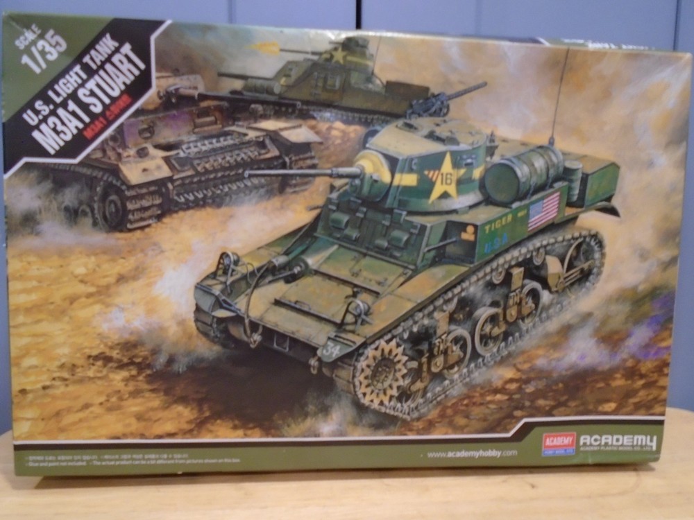 Academy #13269 1/35 SCALE M3A1 Stuart Light Tank Model Kit New IN DAMAGED Box