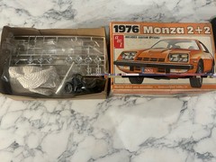 AMT Original T469 1976 Chev MONZA 2 + 2 Model Kit Unbuilt Custom Options 1/25