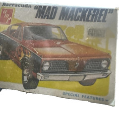 AMT 1/25 1966 PLYMOUTH BARRACUDA MAD MACKEREL