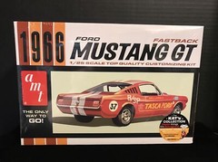 AMT 1305/12 1966 FORD FASTBACK MUSTANG GT MODEL KIT-NIB-1/25 SCALE