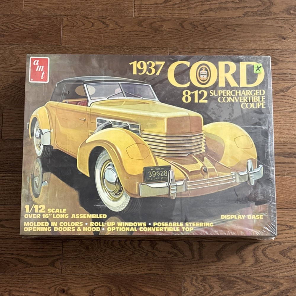 Testors Cord 812 Supercharged Convertible Coupe 1:12 Car Kit w/ Display Base