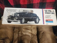 Monogram ’32 Ford Street Rod 1/8th Scale Sealed NIB Model Kit 2602