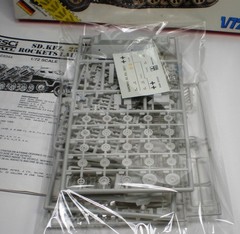 1/72 Scale WWII German, 251/1 Rocket Launcher Half-Track, ESCI