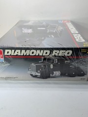 ✨VINTAGE✨ AMT Diamond Reo Tractor 1993 Rare Box 1:25 Model Kit 8137 SEALED