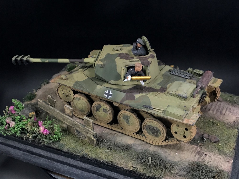 1/35 Built Amusing Hobby 35A019 WWII German Panzer 38D 8cm PAW 600 Tank Model