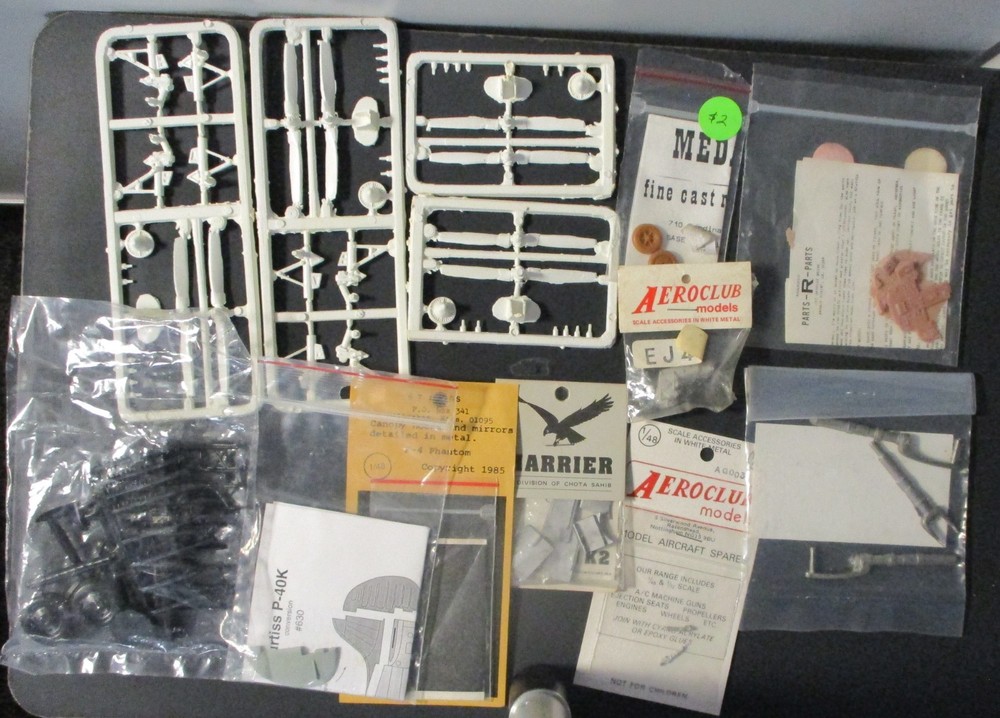 Airplane Model Kit Parts Lot – Loose parts – Scale and Manufacturer unknown