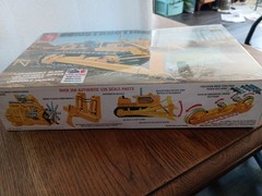 AMT 1:25 Construction Bulldozer Model Kit – AMT 1086 New Sealed!